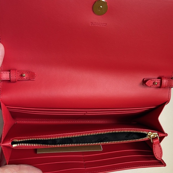 NWT BURBERRY HENLEY RED LOGO EMBOSSED LEATHER FLAP CROSSBODY STRAP CLUTCH BAG - Picture 8 of 13